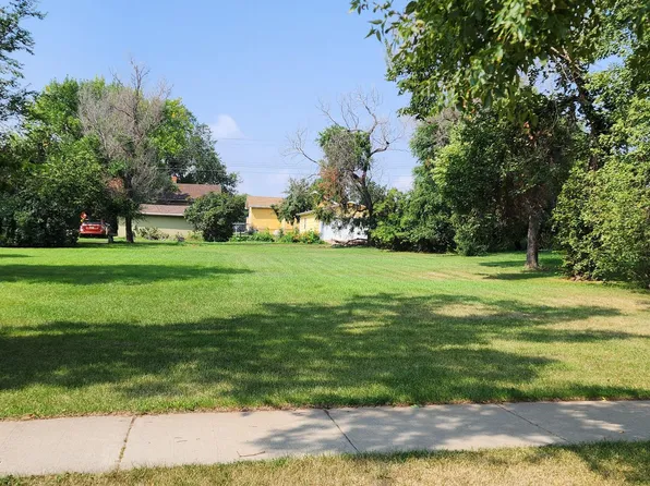 520 Church Ave, Hebron, ND 58638