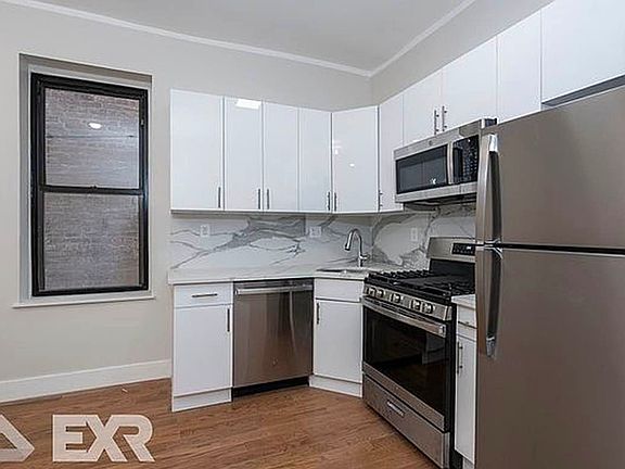 2nd image of 647 Courtlandt Ave #7