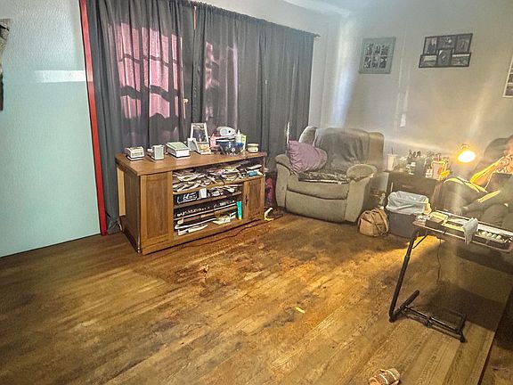 5th image of 1037 W 3rd Street