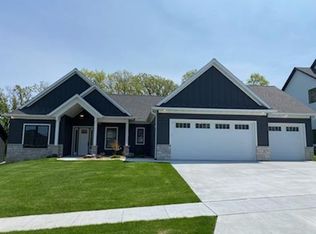 3210 Yellow Rose Ln SW, Rochester, MN 55902