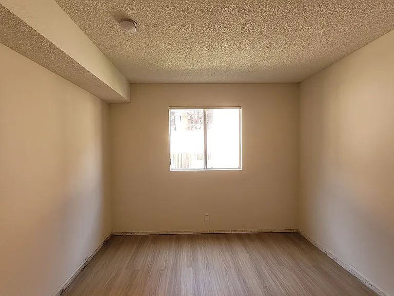 Gramercy Apartments — Photo 23