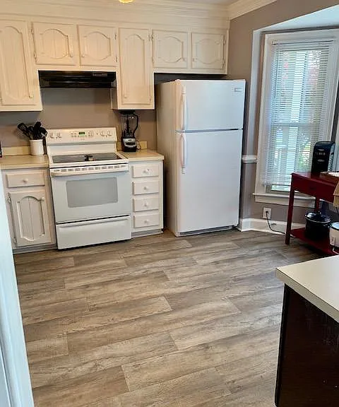 1749 Volvo Pkwy — Photo 5