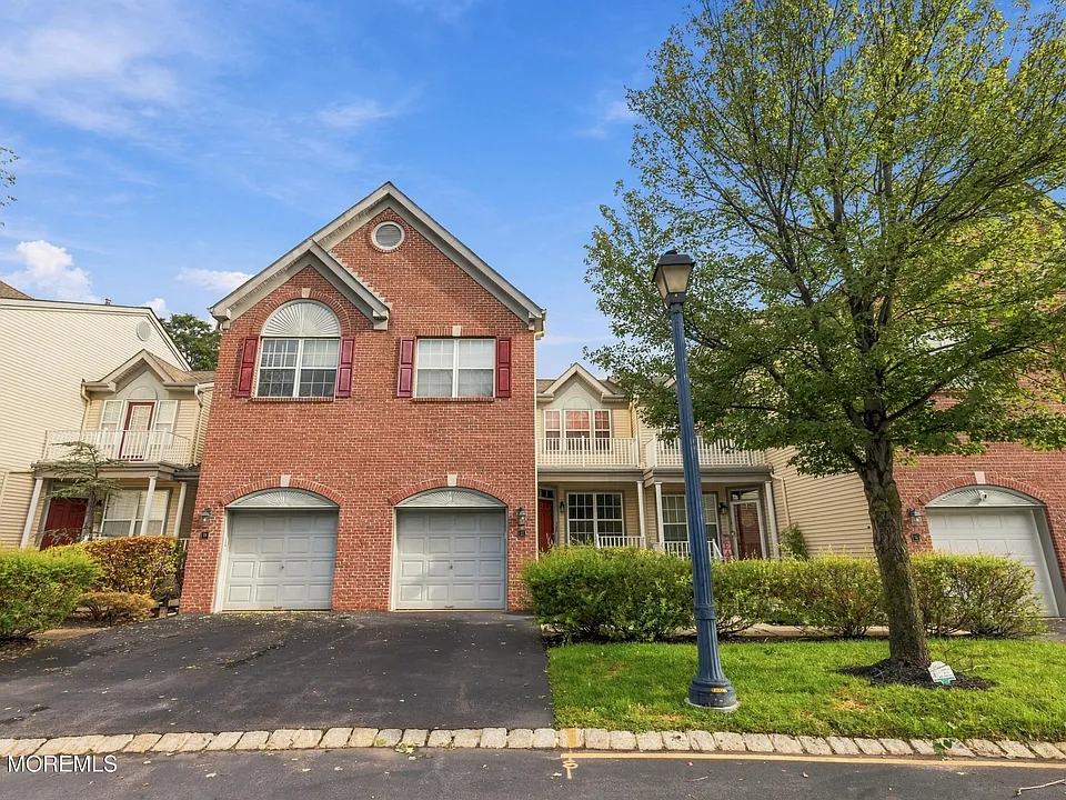 12 Persimmon Ln