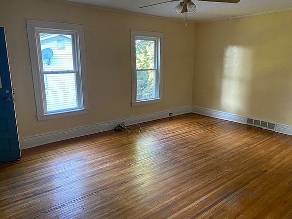 3rd image of 28 Dewey Ave #2