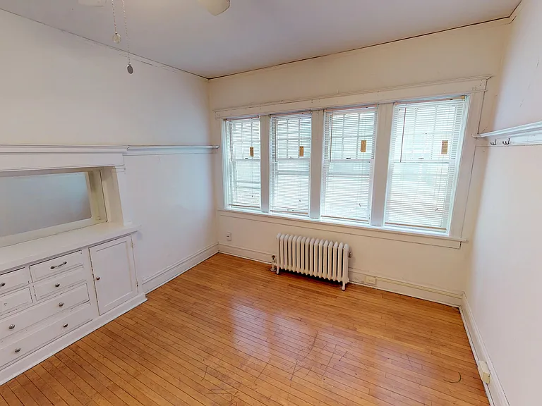 1902 E Linnwood Ave — Photo 11