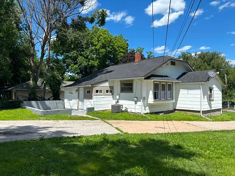 8034 Michigan Ave — Photo 13
