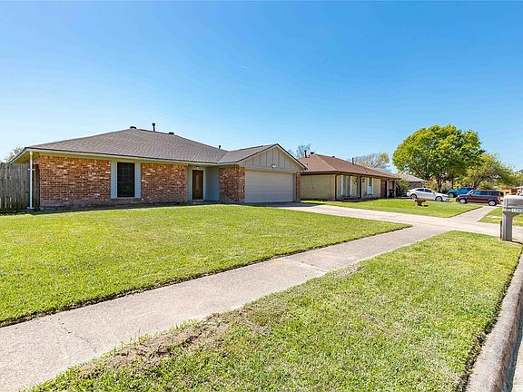 3rd image of 1703 Packsaddle Ln