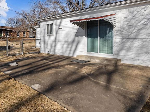 3rd image of 10615 Foxpath Dr