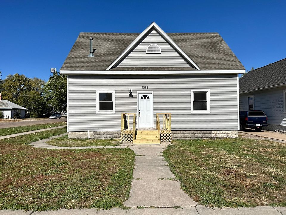 1st image of 803 E 5th