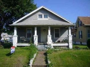 2142 Rockingham Rd, Davenport, IA 52802