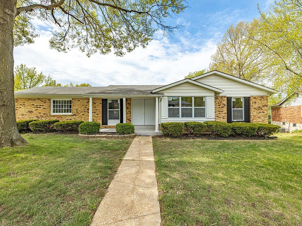 1st image of 14 Waterways Ct