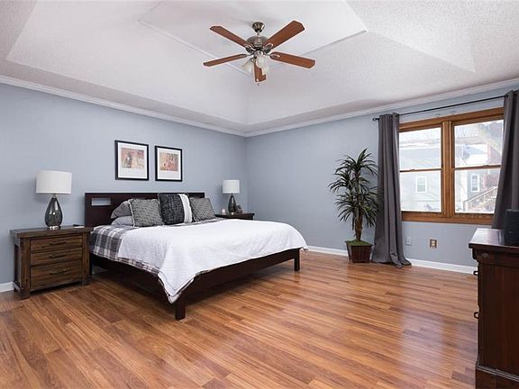 4th image of 2113 NW Parker Ct