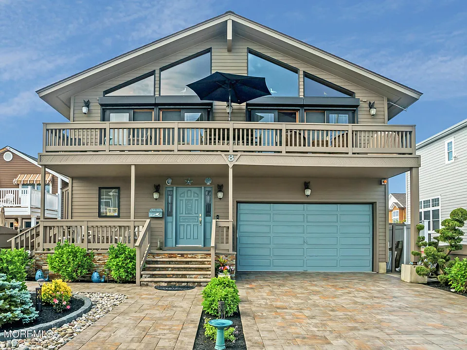 8 Ortley Ave