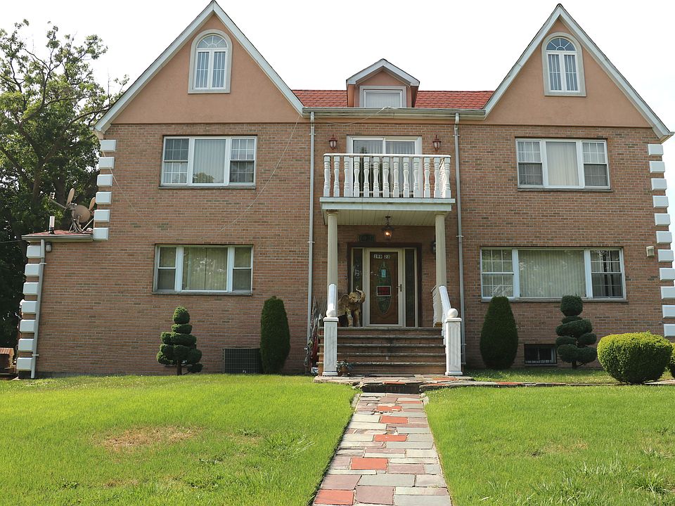 1st image of 19923 Dunton Ave