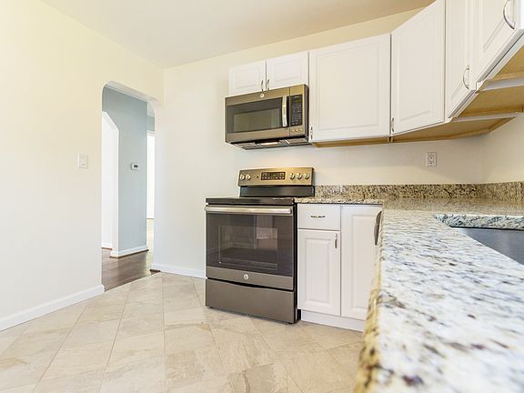 4th image of 9692 Park Ave