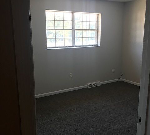 4th image of 1650 Eastern Ave NE