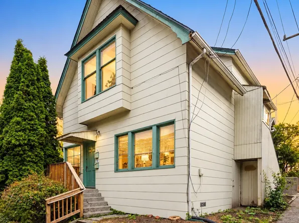 1717 E Thomas Street, Seattle, WA 98112