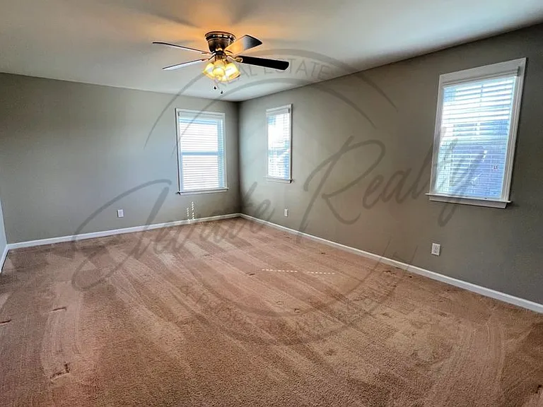 1676 Stonewater Dr — Photo 6