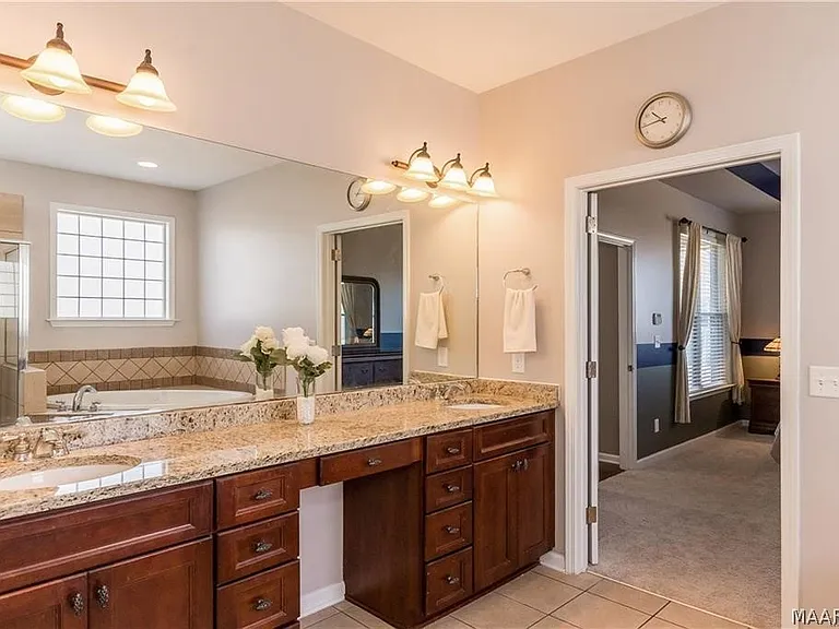 9217 Springwood Ct — Photo 32