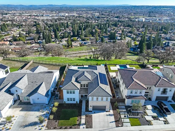 3913 Skyline Dr, Rocklin, CA 95677