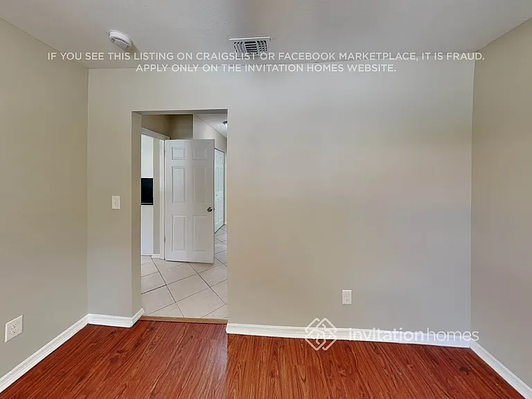923 38th St W — Photo 13