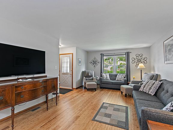 4th image of 506 Birchwood Dr