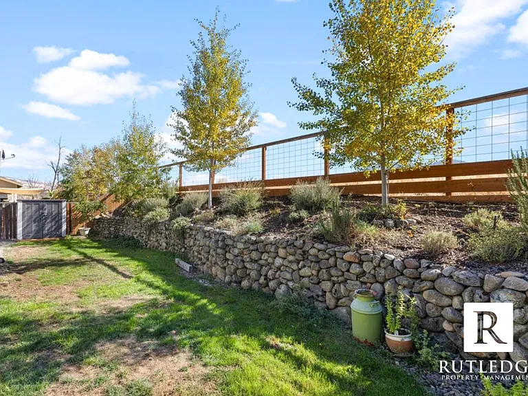 172 Willow Springs Dr — Photo 21