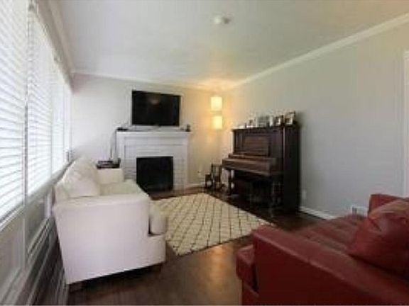 2nd image of 1000 W Eclipse Way