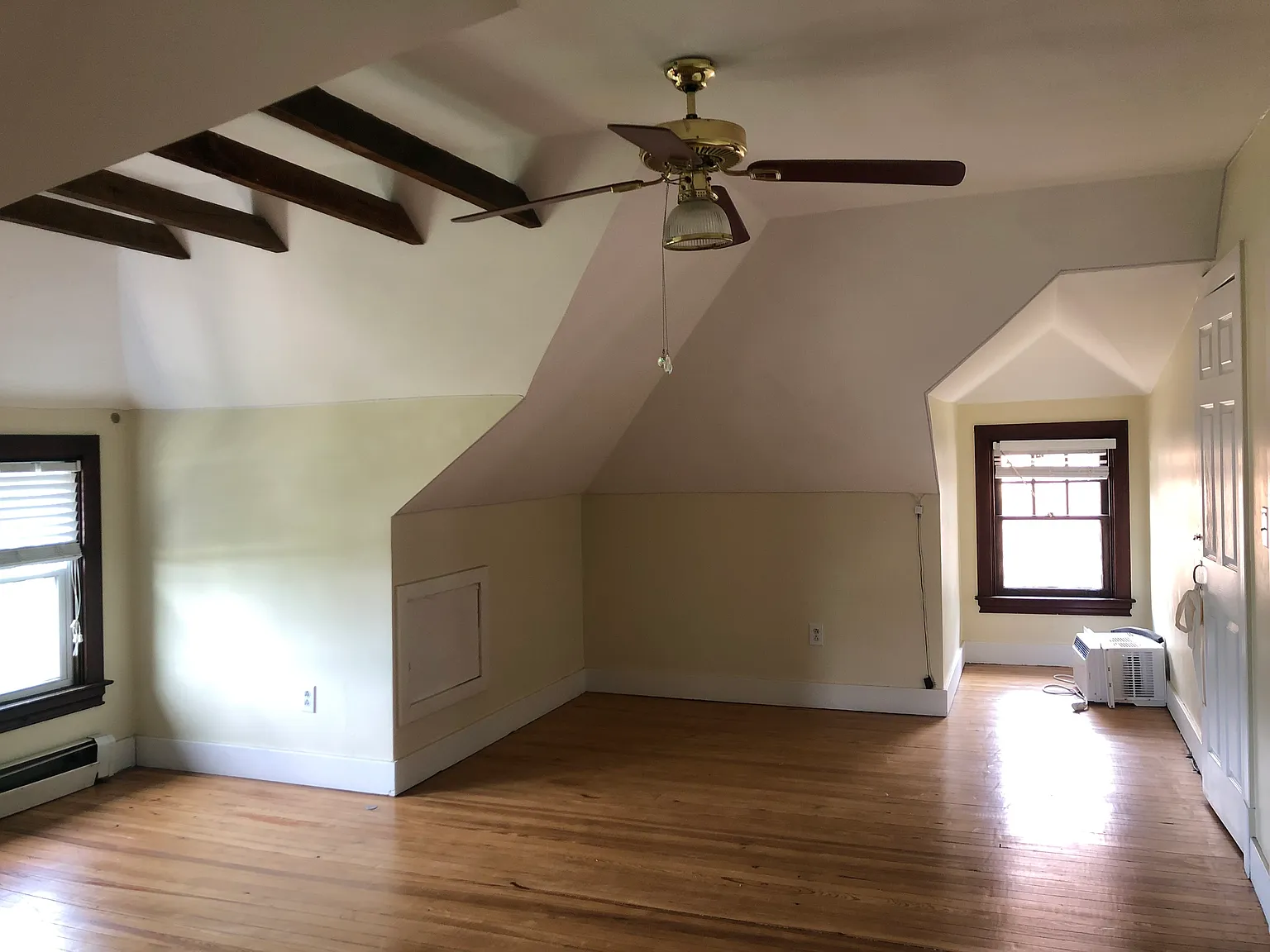 4 bed, 1800 sqft, $1,250 — Photo 1
