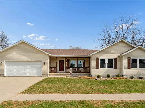 500 Veverka Dr, Prairie City, IA 50228