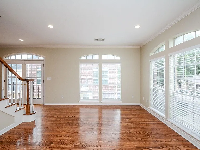 2022 Fairview Ave — Photo 17