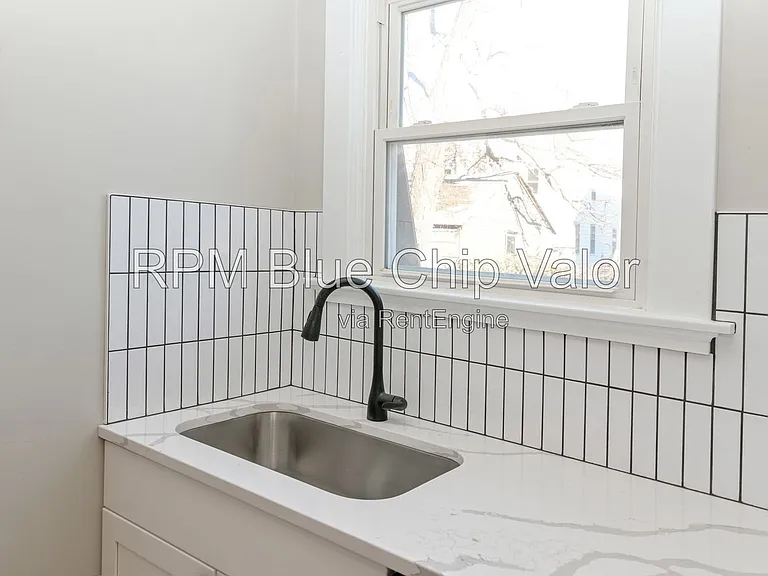 5214 Warren Ave #1 — Photo 4