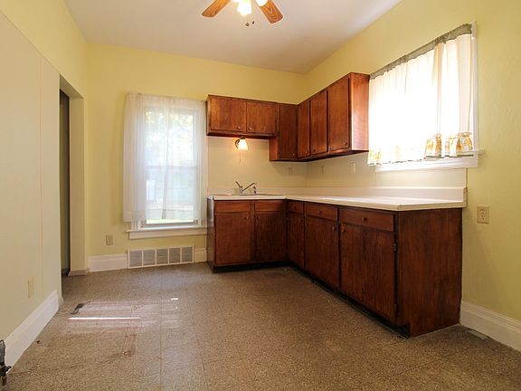 4th image of 56 McKinley Ave N