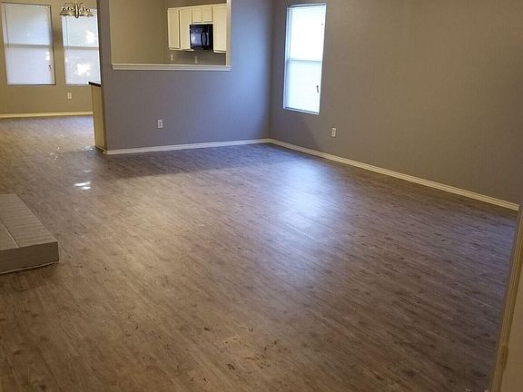4th image of 4225 Silverthorne Dr