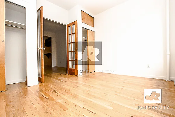 Rented by Jonis Realty | media 12