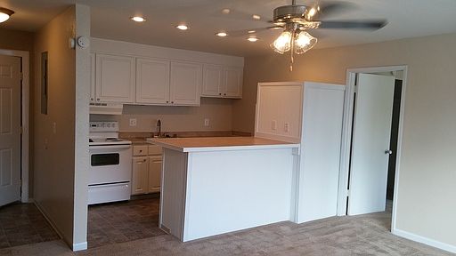 3rd image of 1431 30th St SE APT 205