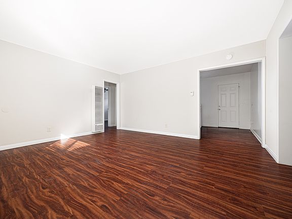 4th image of 3927 Lamont St