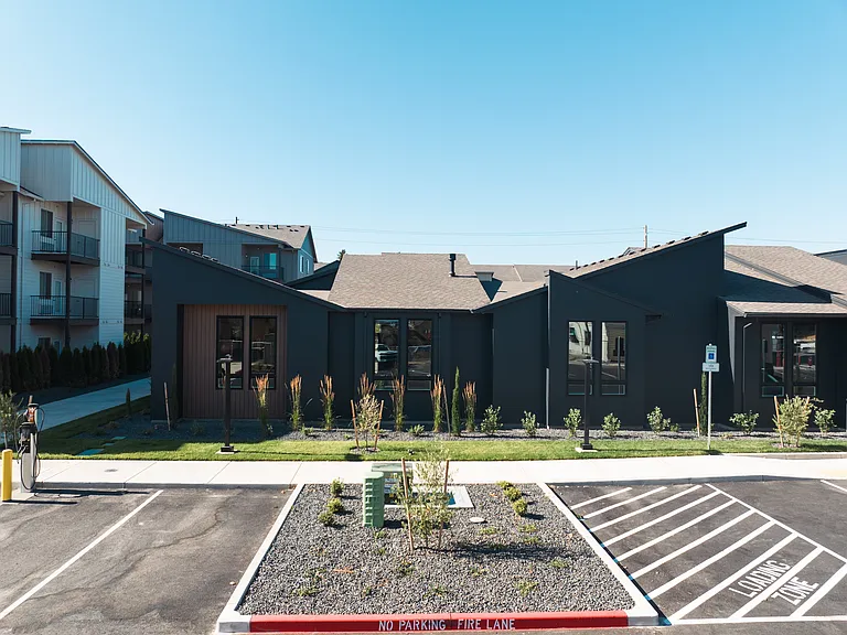 Eastpark Apartment Homes — Photo 32