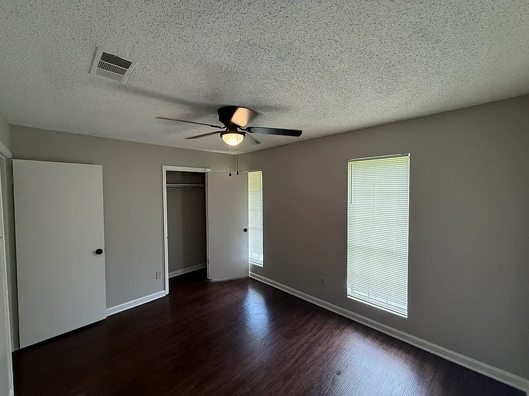 480 Elmfield Cv — Photo 8