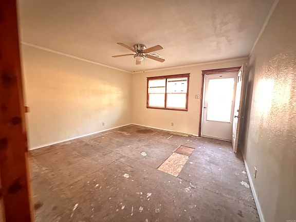 4th image of 10 Rankin St