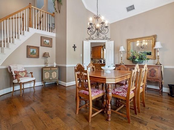 2nd image of 2701 Cherry Ct