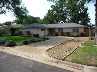 205 Primrose Hill St, Euless, TX 76039