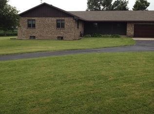 4299 E 9th Rd, Earlville, IL 60518