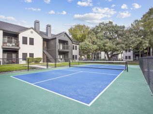 6033 De Zavala Rd #1111, San Antonio, TX 78249
