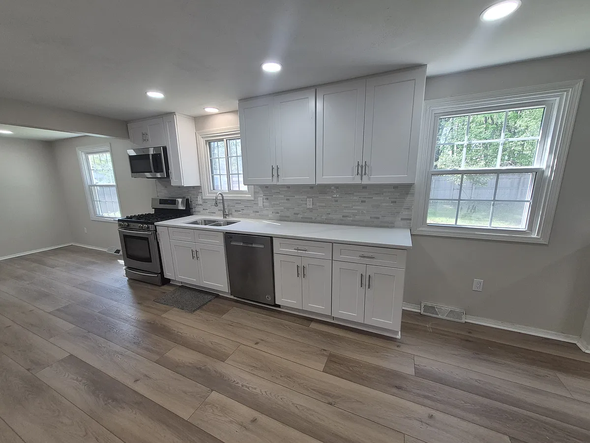 Building Photo - 4128 Silverado Dr