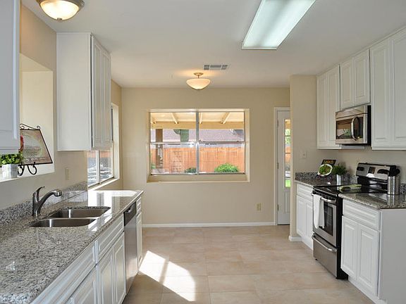 5th image of 1809 W Barrow Dr