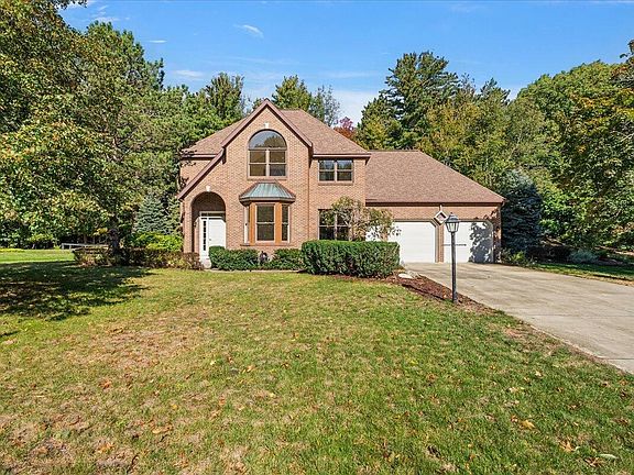 2nd image of 2065 Woodlark Dr