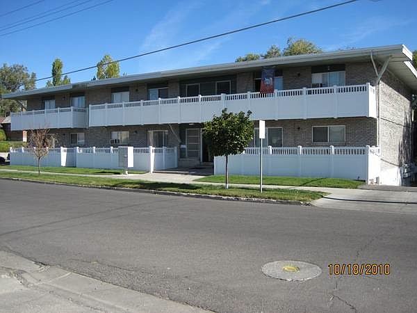 1st image of 1525 Curtis Ave