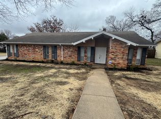 1144 Trailwood Dr, Hurst, TX 76053