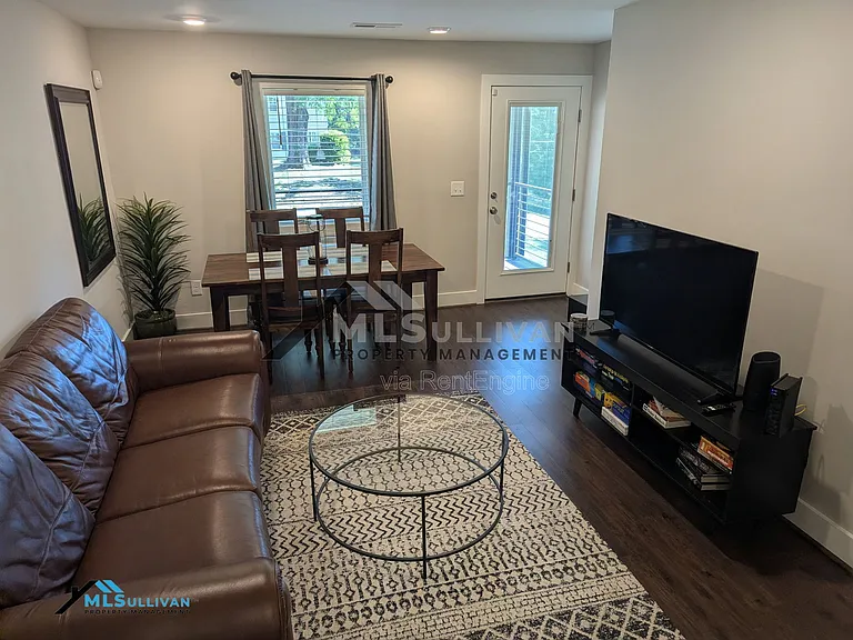 144 E Tryon St #3 — Photo 10